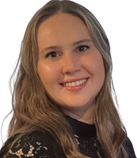 Danielle Headshot.png